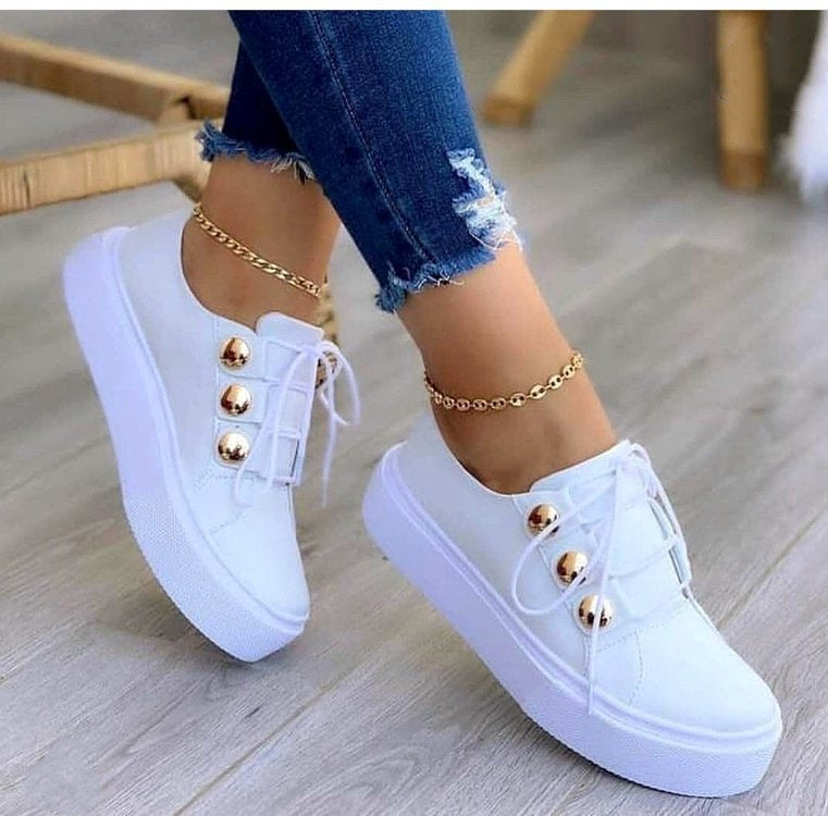Sneakers Rivets à Lacets