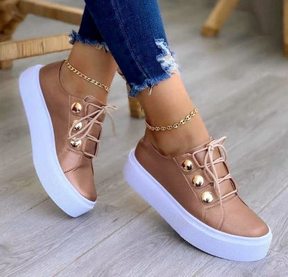 Sneakers Rivets à Lacets